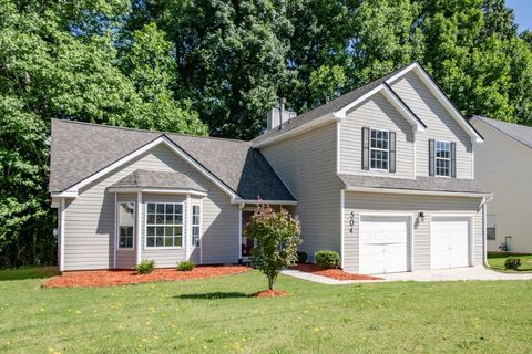 A home in Fairburn