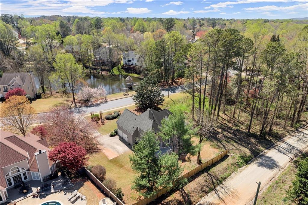 13090 Magnolia Crescent Drive, Roswell, Georgia image 3