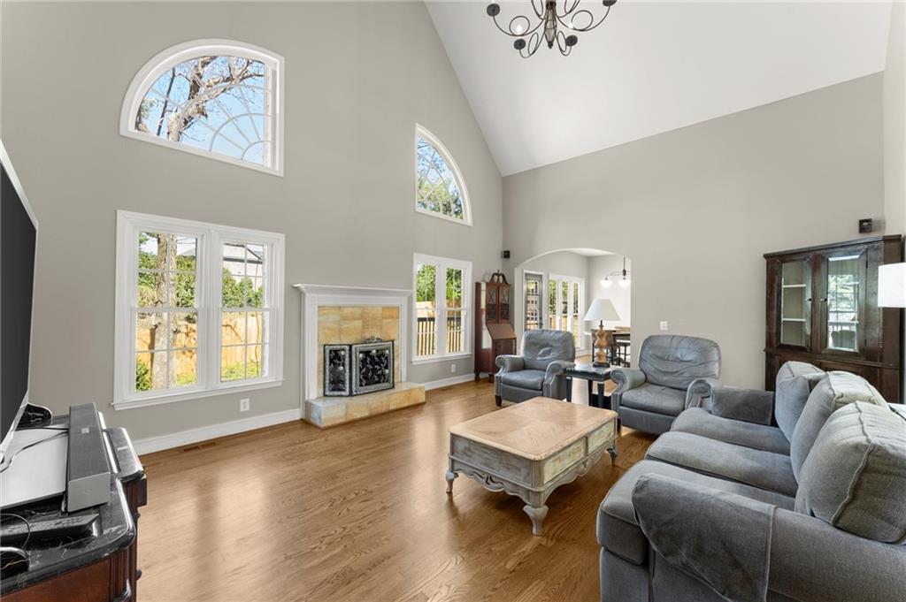 13090 Magnolia Crescent Drive, Roswell, Georgia image 7