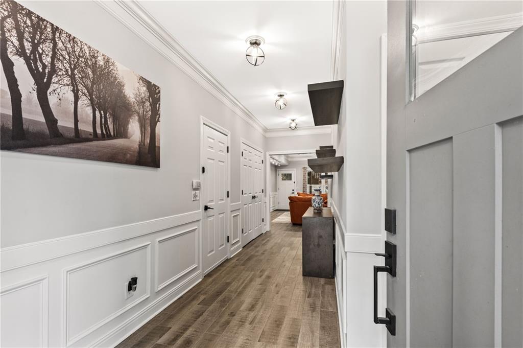 2449 Manor Walk