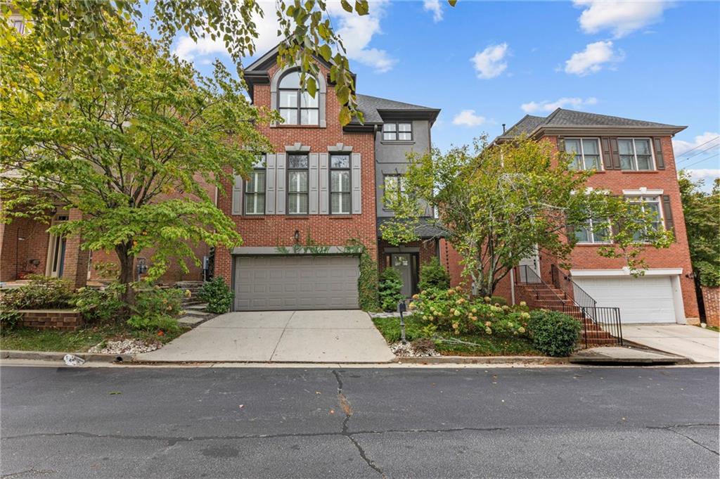 2449 Manor Walk