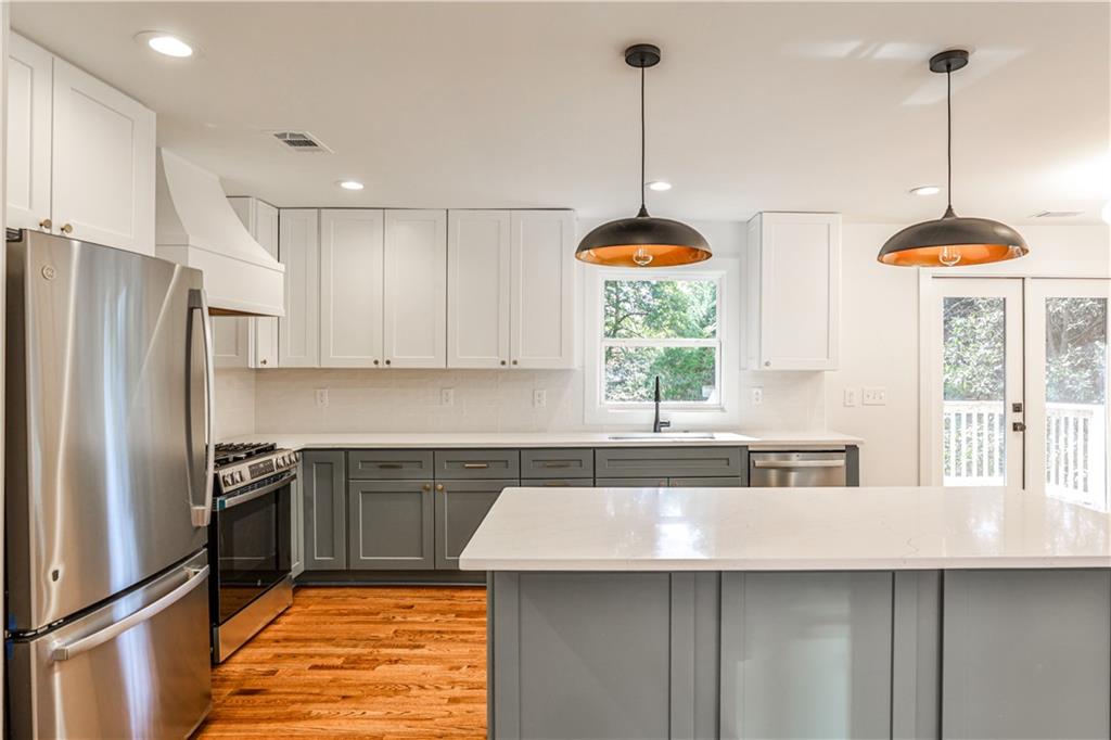 3029 CHARLBURY Place