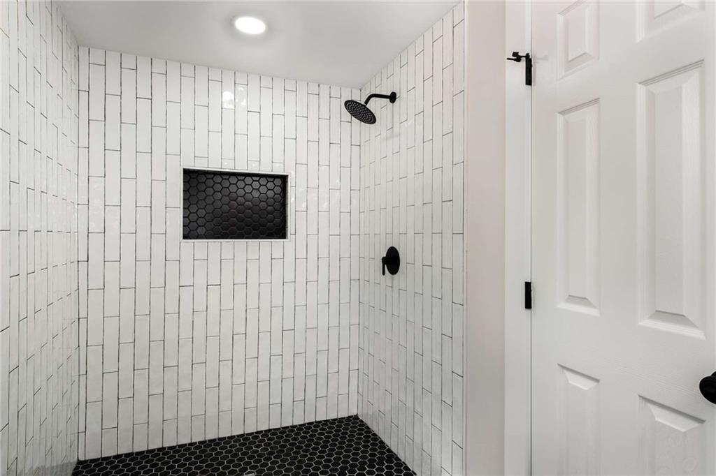 2358 Larchwood Road, Atlanta, Georgia image 27