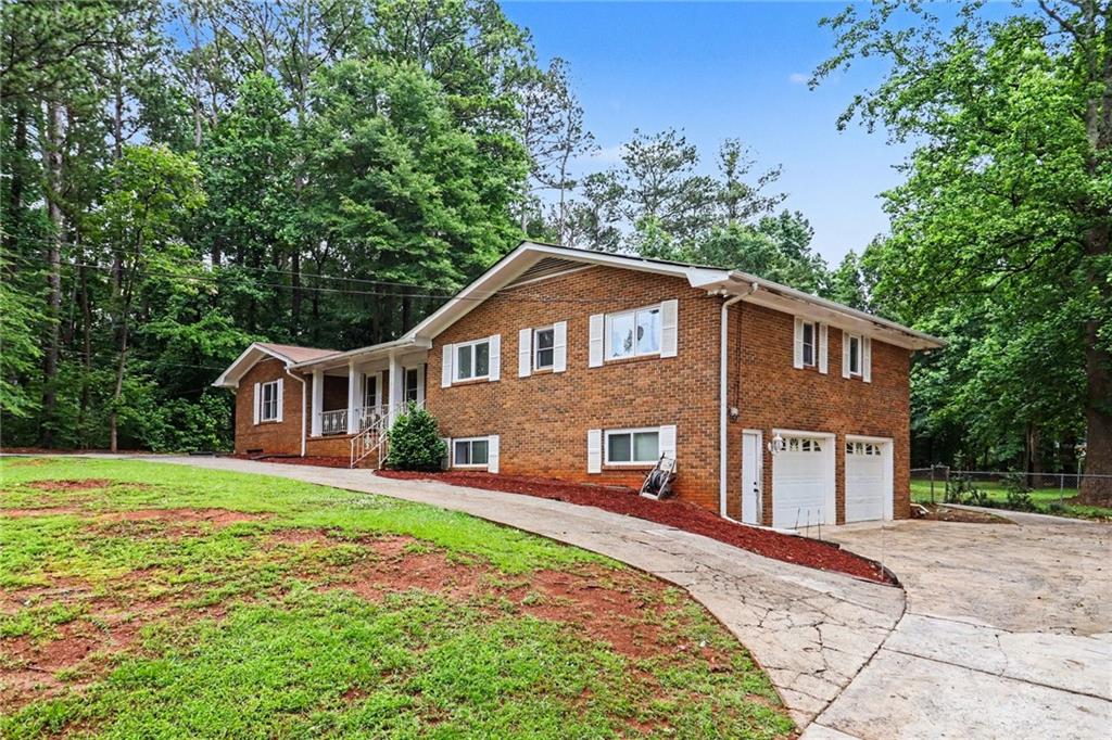 329 Plantation Circle