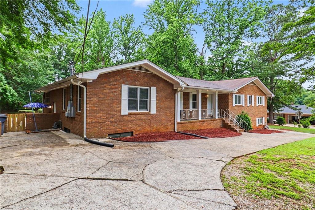 329 Plantation Circle