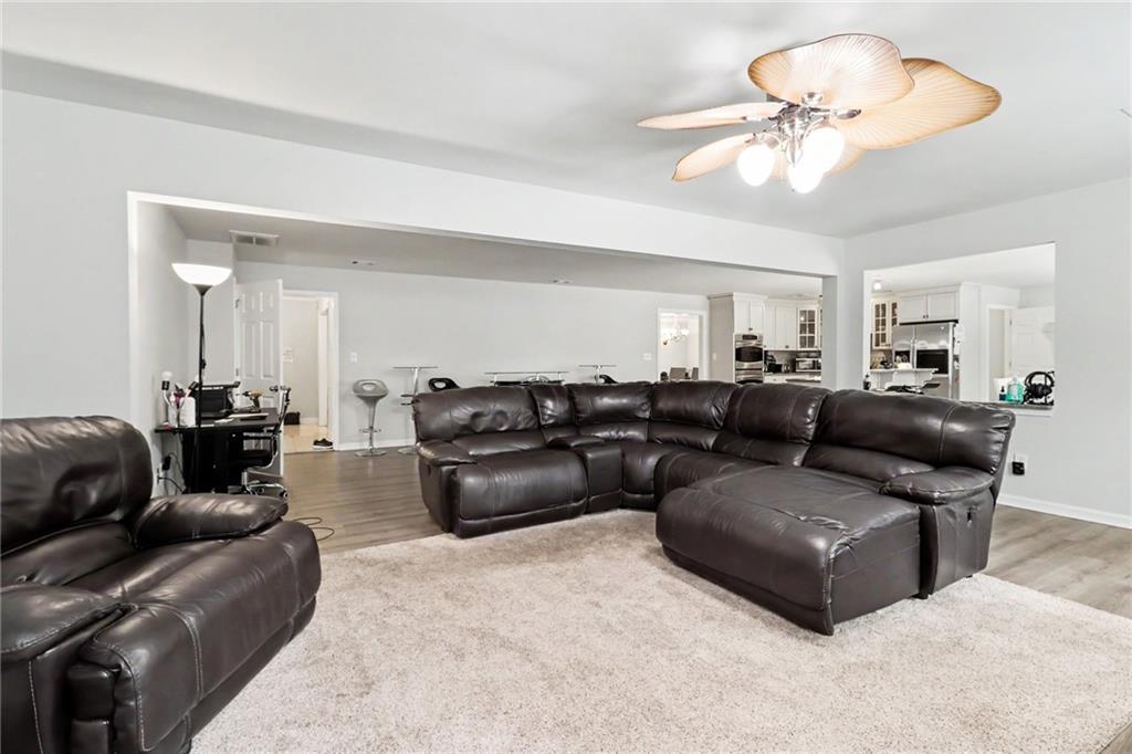 329 Plantation Circle