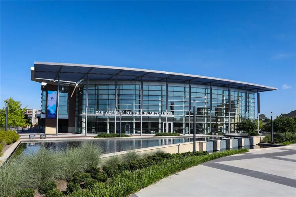 Sandy Springs, Georgia 30328, United States, 3 Bedrooms Bedrooms, ,4 BathroomsBathrooms,Residential,Active,204699