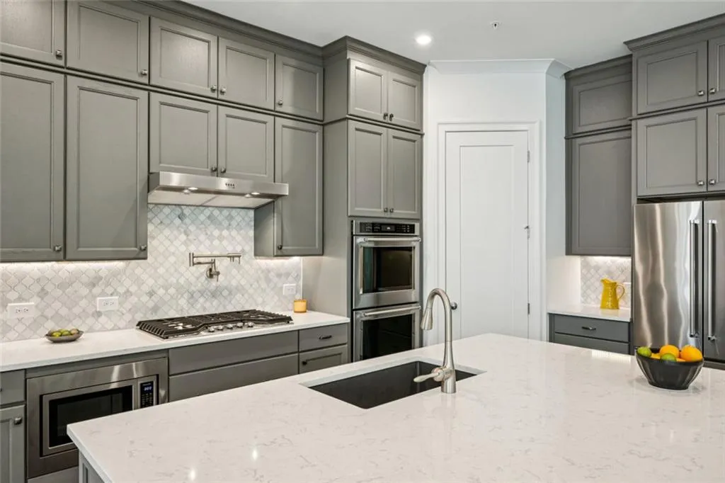 Sandy Springs, Georgia 30328, United States, 3 Bedrooms Bedrooms, ,4 BathroomsBathrooms,Residential,Active,204699