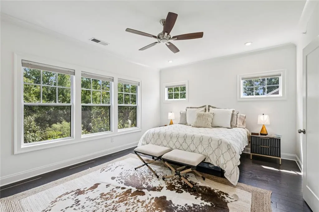 Sandy Springs, Georgia 30328, United States, 3 Bedrooms Bedrooms, ,4 BathroomsBathrooms,Residential,Active,204699