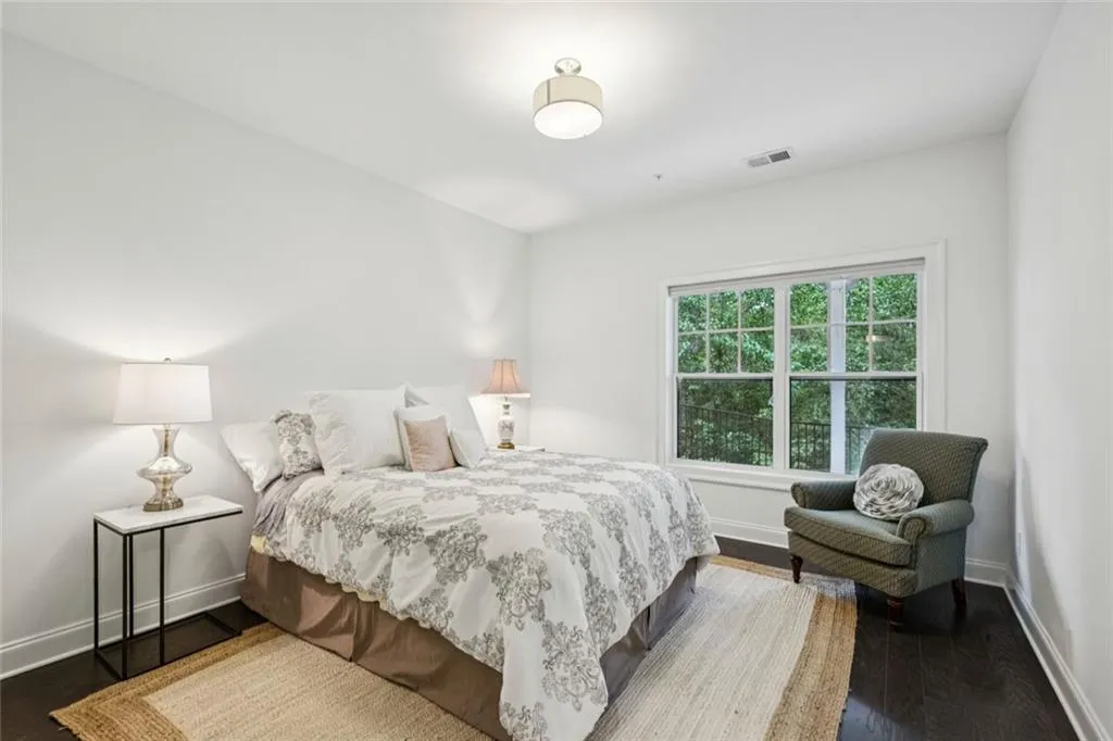 Sandy Springs, Georgia 30328, United States, 3 Bedrooms Bedrooms, ,4 BathroomsBathrooms,Residential,Active,204699