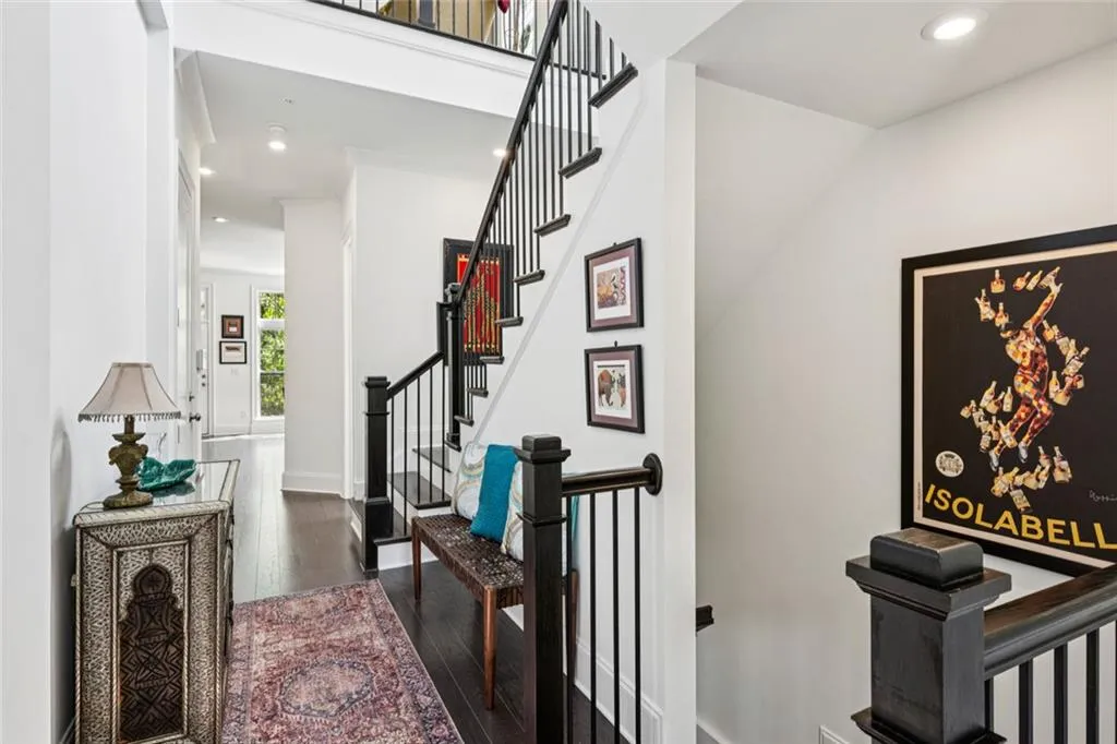 Sandy Springs, Georgia 30328, United States, 3 Bedrooms Bedrooms, ,4 BathroomsBathrooms,Residential,Active,204699