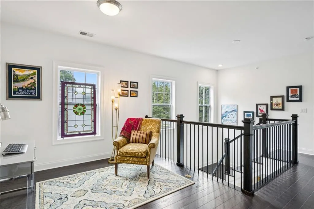 Sandy Springs, Georgia 30328, United States, 3 Bedrooms Bedrooms, ,4 BathroomsBathrooms,Residential,Active,204699