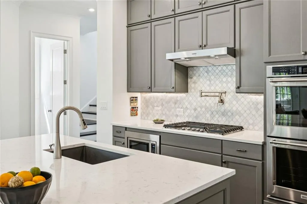 Sandy Springs, Georgia 30328, United States, 3 Bedrooms Bedrooms, ,4 BathroomsBathrooms,Residential,Active,204699