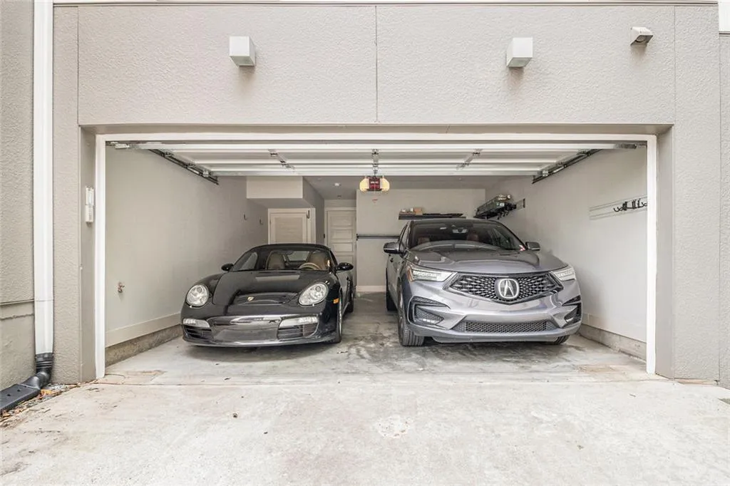 Atlanta, Georgia 30307, United States, 3 Bedrooms Bedrooms, ,4 BathroomsBathrooms,Residential,Active,169497