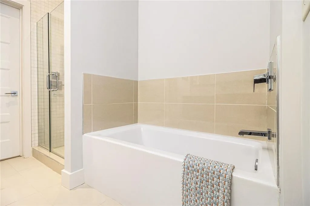 Atlanta, Georgia 30307, United States, 3 Bedrooms Bedrooms, ,4 BathroomsBathrooms,Residential,Active,169497