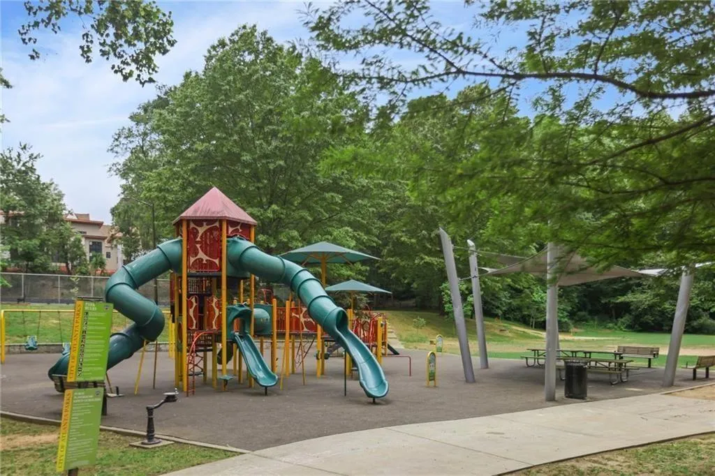 Atlanta, Georgia 30307, United States, 3 Bedrooms Bedrooms, ,4 BathroomsBathrooms,Residential,Active,169497