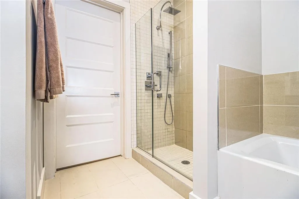 Atlanta, Georgia 30307, United States, 3 Bedrooms Bedrooms, ,4 BathroomsBathrooms,Residential,Active,169497