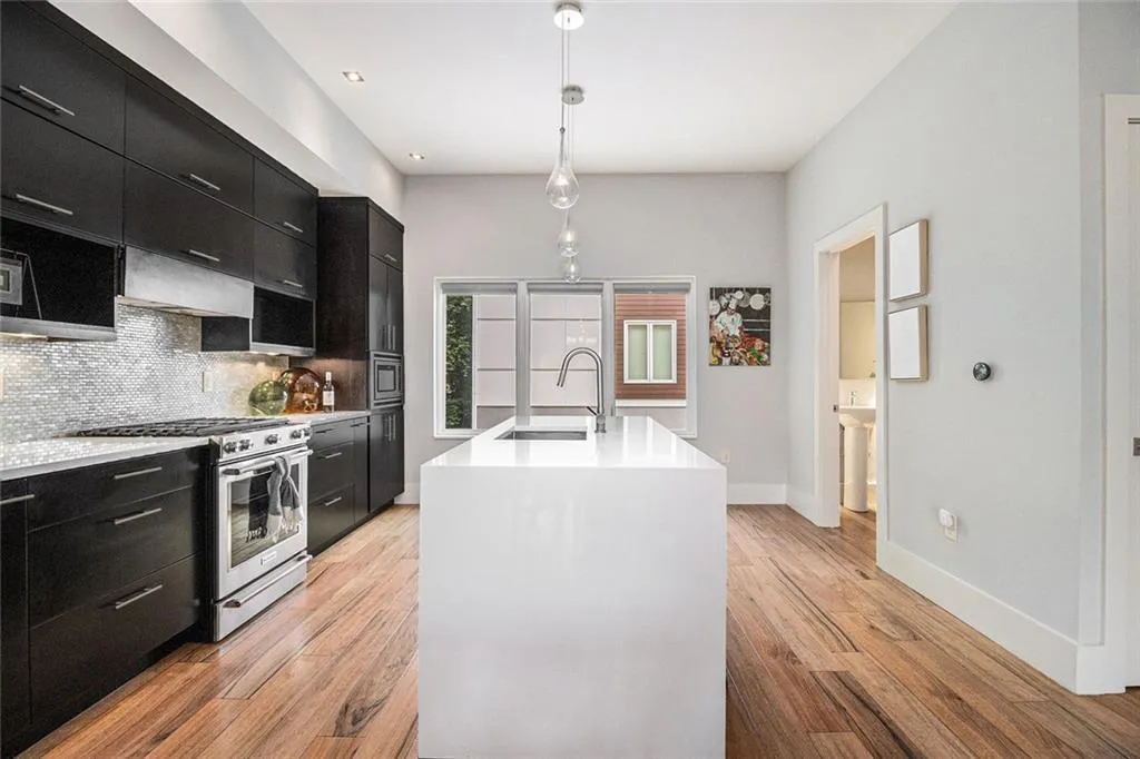 Atlanta, Georgia 30307, United States, 3 Bedrooms Bedrooms, ,4 BathroomsBathrooms,Residential,Active,169497