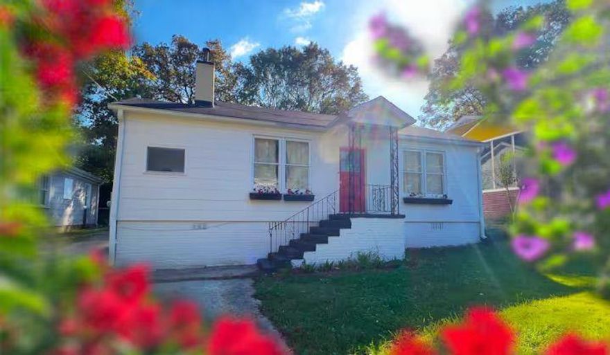Classic 2BR/1BA 1945 bungalow in Colonial Hills (East Point 30344) with easy access to I-85/I-285, Hartsfield-Jackson, Tyler Perry Studios, Downtown/Midtown, and East Point MARTA. One-level living on a 0.13-acre lot with a usable yard. Great option for first-time buyers or investors. Vacant—easy showings. Disclosures in Docs (Seller’s Property Disclosure + Lead-Based Paint). Schools: Parklane ES / Paul D. West MS / Tri-Cities HS.
