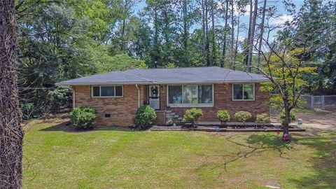 Photo of 6361 Dodgen Road SW, Mableton, GA 30126 (MLS # 7628602)