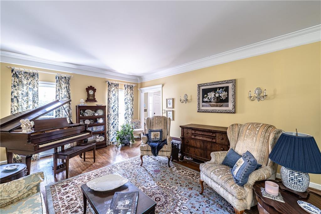 36 Saddle Mountain Road SE