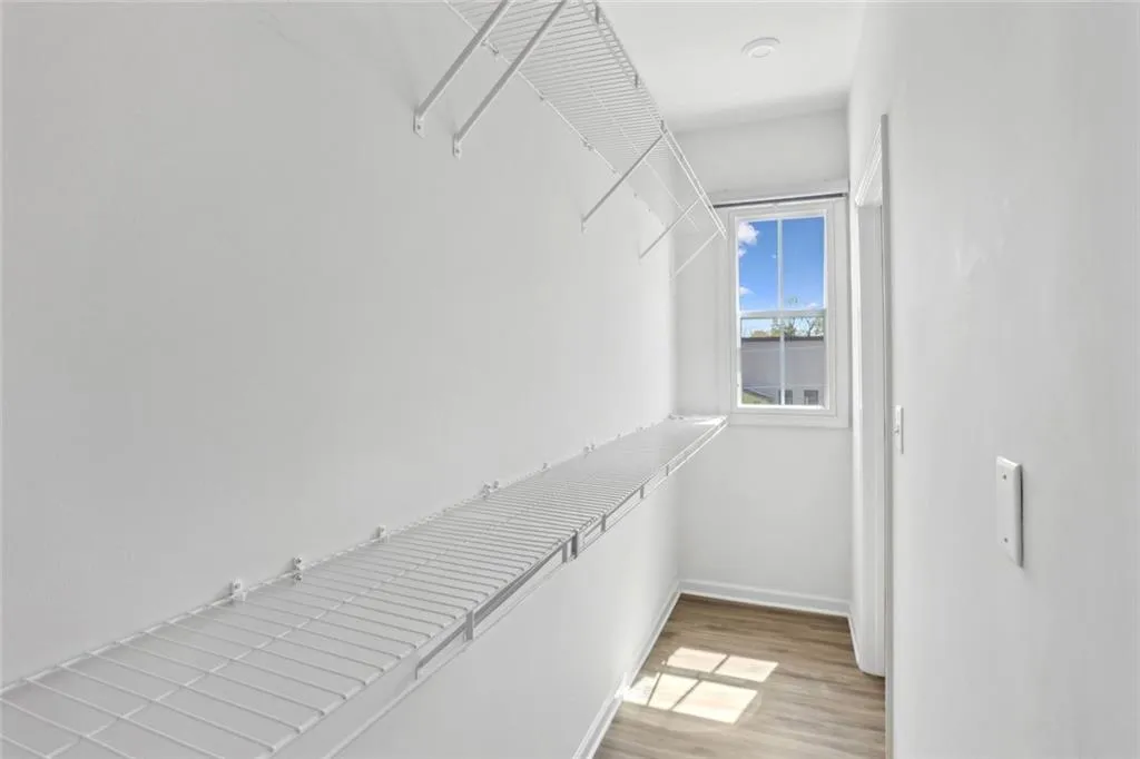 Atlanta, Georgia 30317, United States, 3 Bedrooms Bedrooms, ,3 BathroomsBathrooms,Residential,Pending,100791