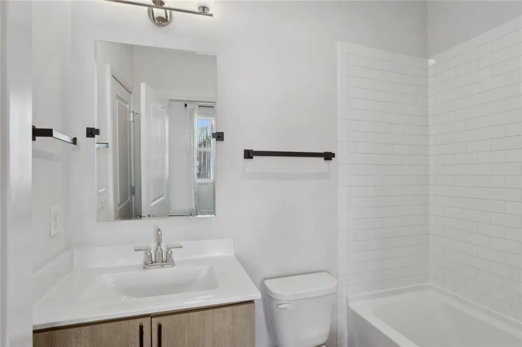 Atlanta, Georgia 30317, United States, 3 Bedrooms Bedrooms, ,3 BathroomsBathrooms,Residential,Pending,100791