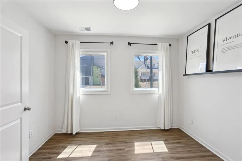 Atlanta, Georgia 30317, United States, 3 Bedrooms Bedrooms, ,3 BathroomsBathrooms,Residential,Pending,100791