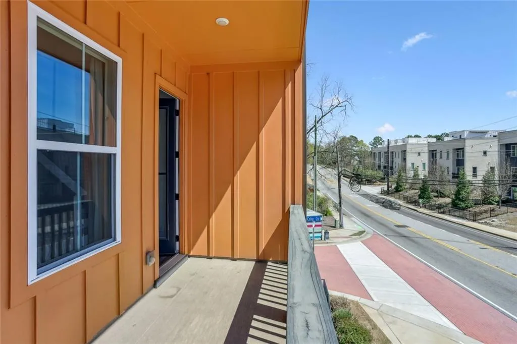 Atlanta, Georgia 30317, United States, 3 Bedrooms Bedrooms, ,3 BathroomsBathrooms,Residential,Pending,100791