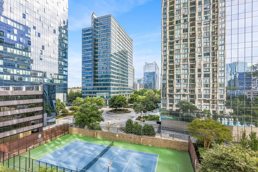 Paramount - Residential