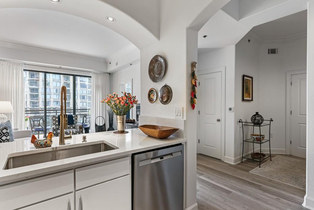 Paramount - Residential