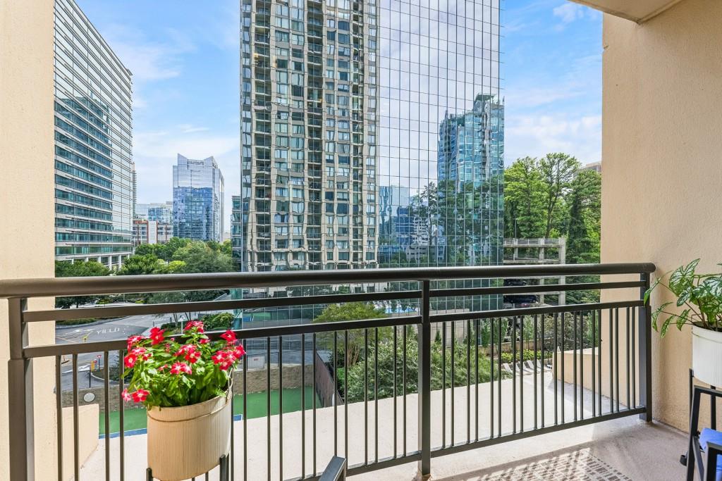 Paramount - Residential