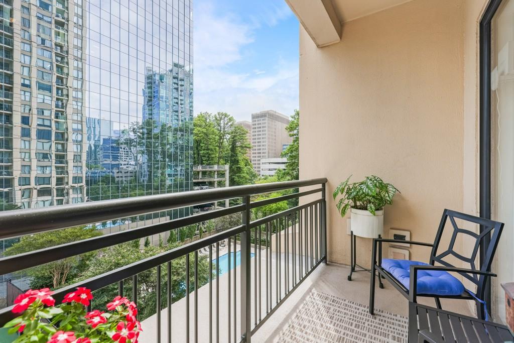 Paramount - Residential