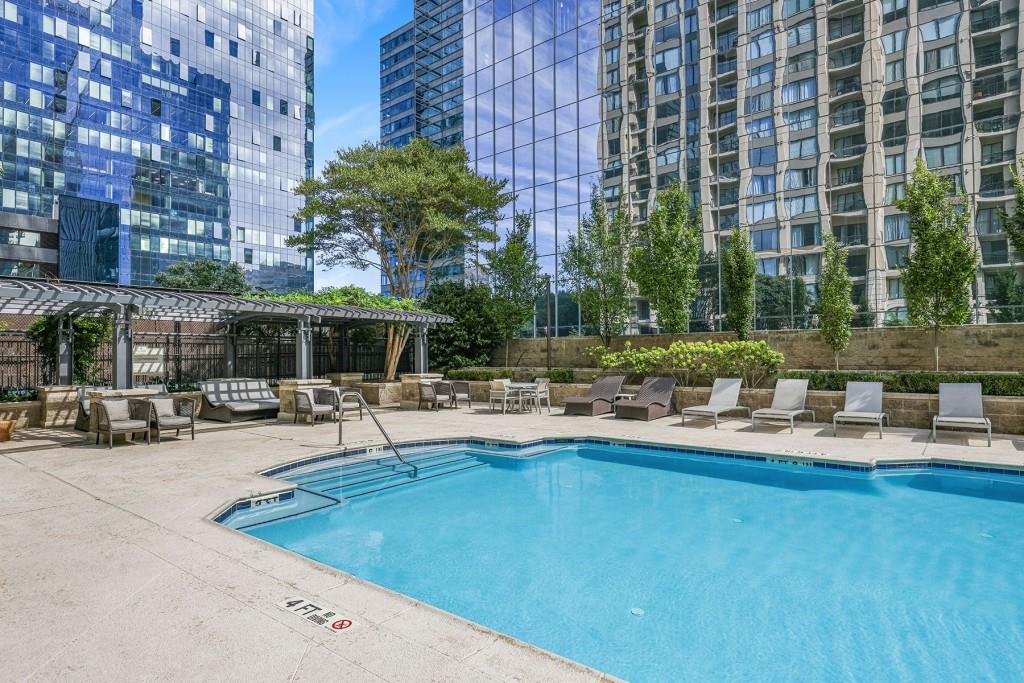 Paramount - Residential