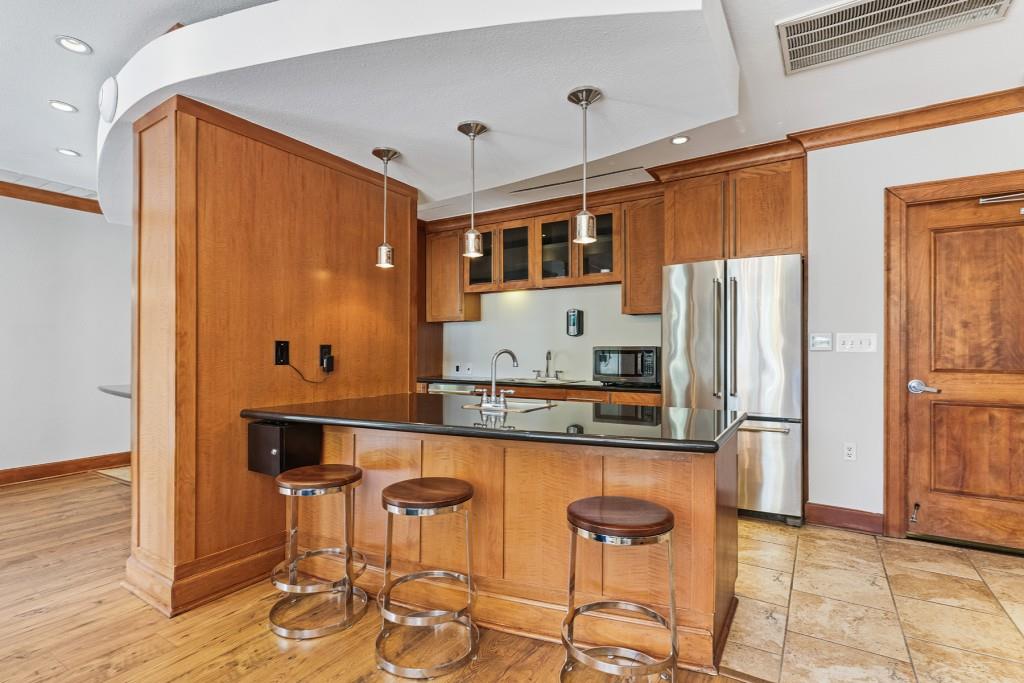 Paramount - Residential