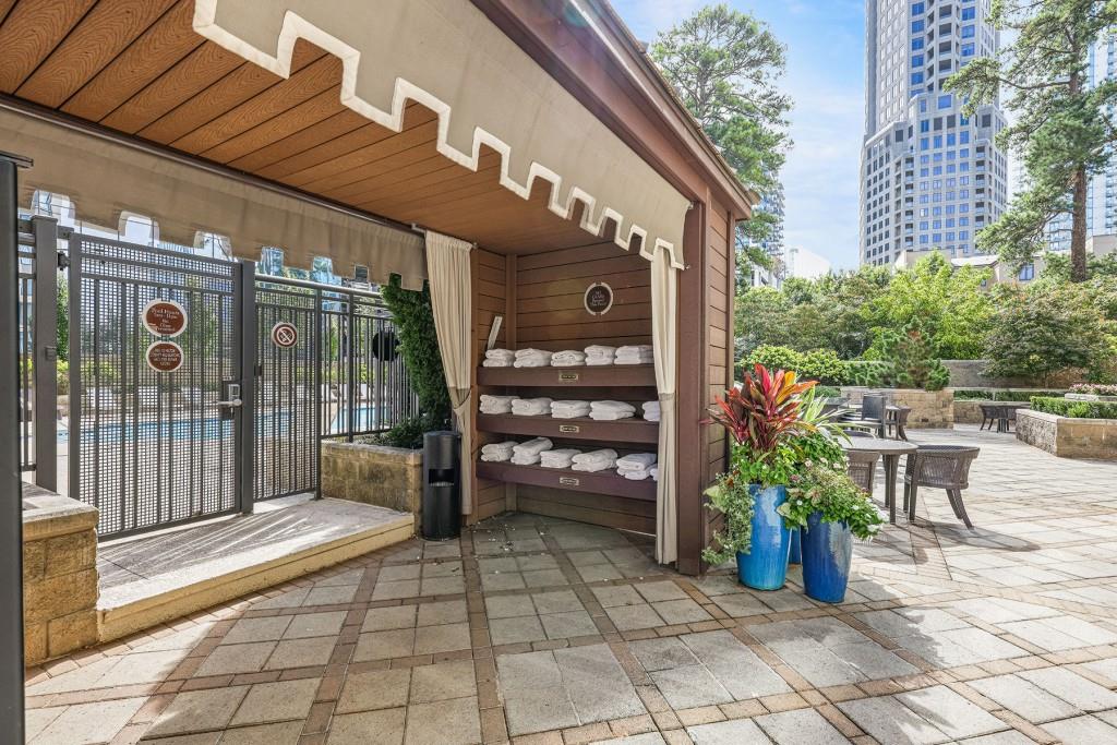 Paramount - Residential