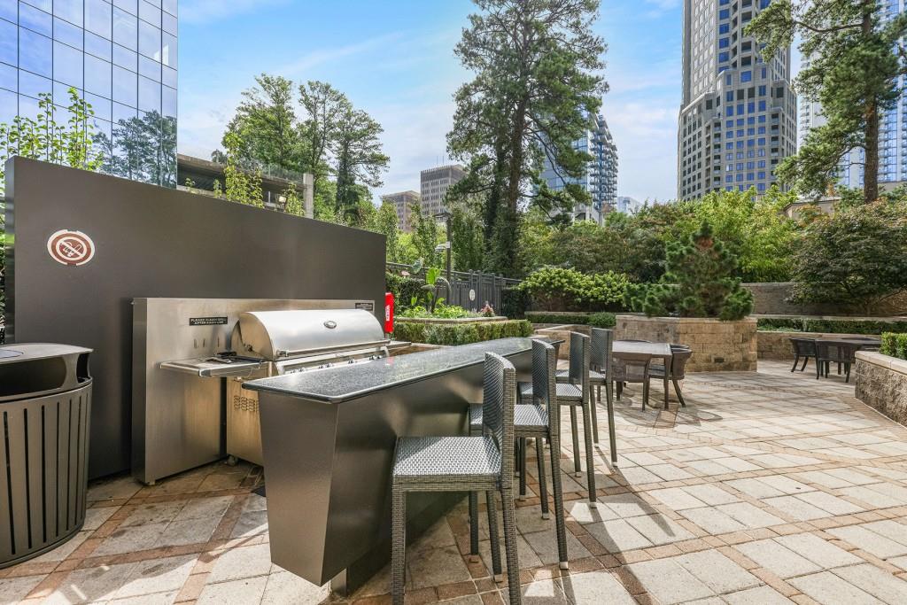 Paramount - Residential