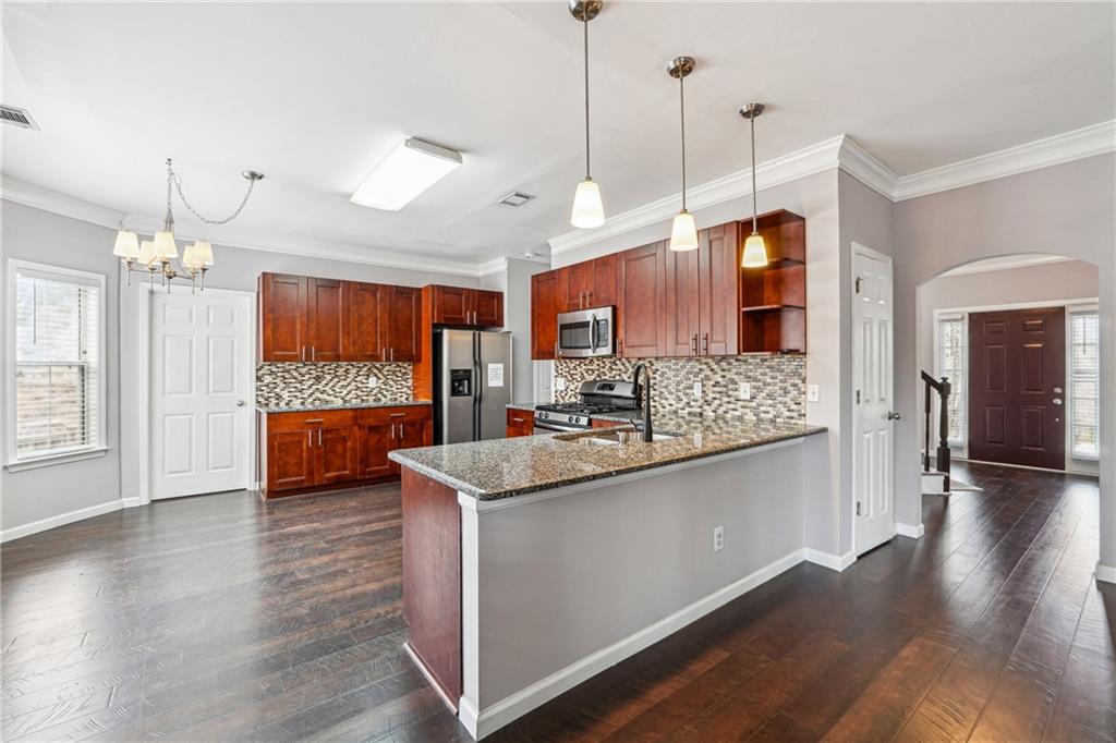 965 Walnut Creek Drive, Lilburn, Georgia image 10