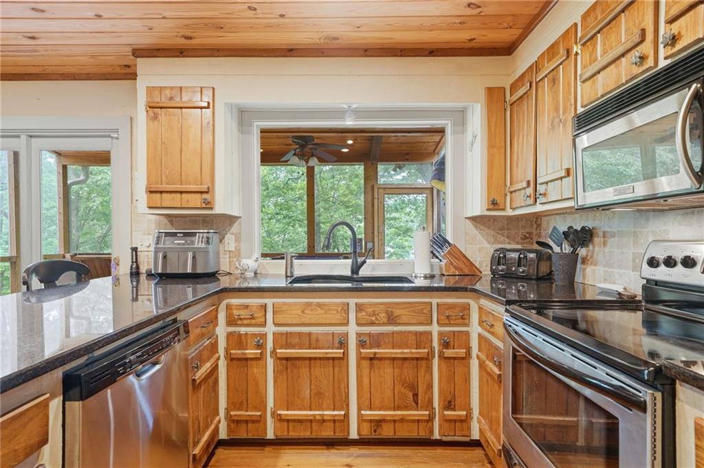 Waleska, Georgia, 30183, United States, 4 Bedrooms Bedrooms, ,3 BathroomsBathrooms,Residential,Active,2045781