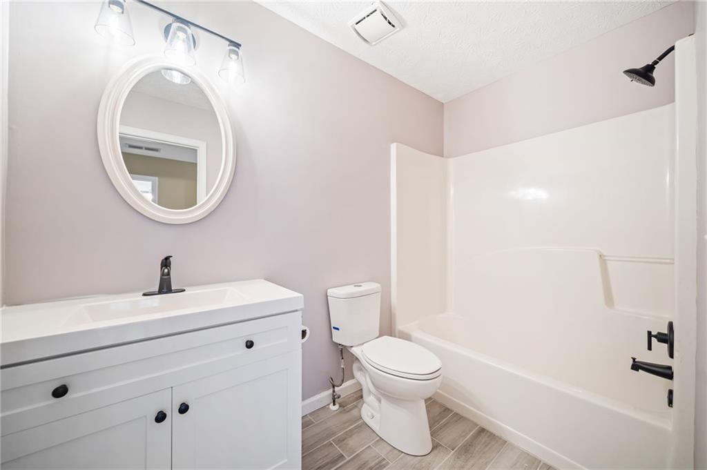 1039 Ashfern Walk, Woodstock, Georgia image 32