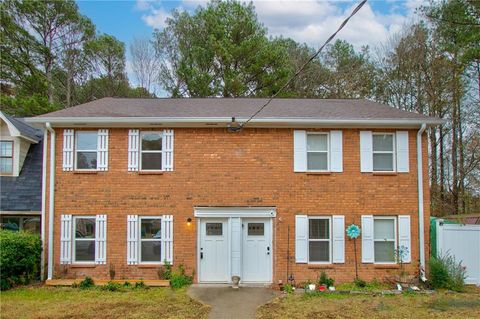 Homes For Sale - 6544 River Park Drive<br/> Riverdale, GA 30274