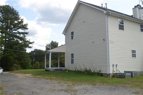 A home in Powder Springs