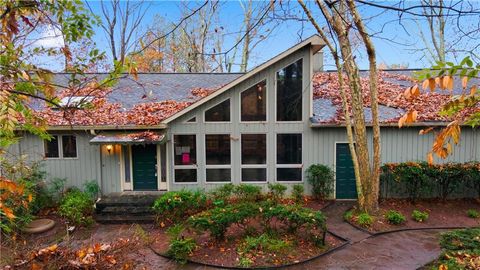 190 Valley Cove Atlanta GA 30350