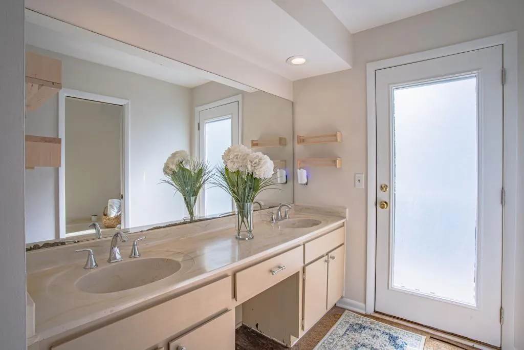 Roswell, Georgia 30076, United States, 4 Bedrooms Bedrooms, ,3 BathroomsBathrooms,Residential,Active,249956