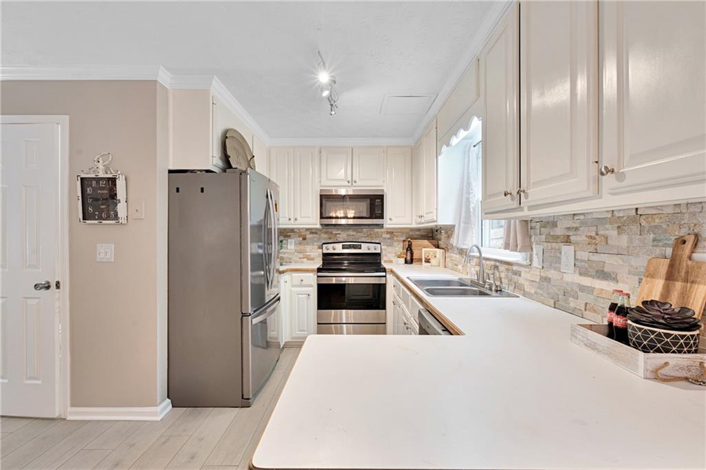 Lanier Country Club Estates - Residential
