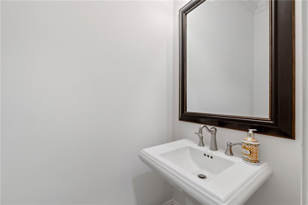 661 Lockton Place, Sandy Springs, Georgia image 7