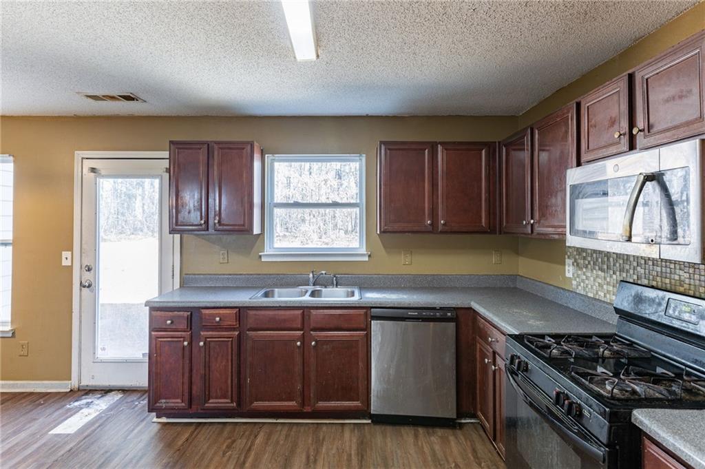 7635 Jumpers Trail, Fairburn, Georgia image 6