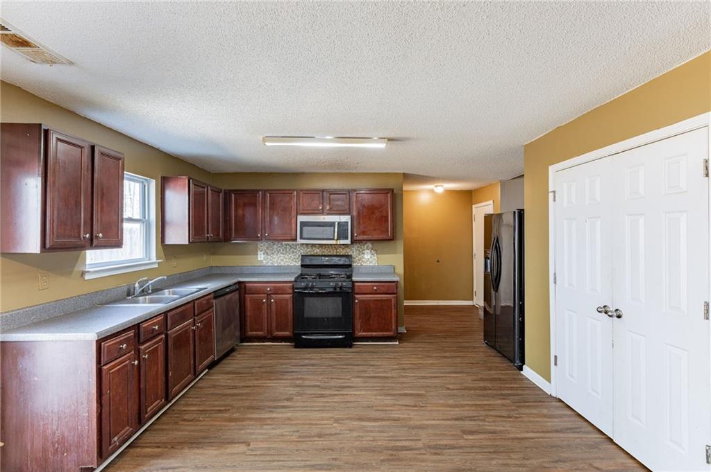 7635 Jumpers Trail, Fairburn, Georgia image 4