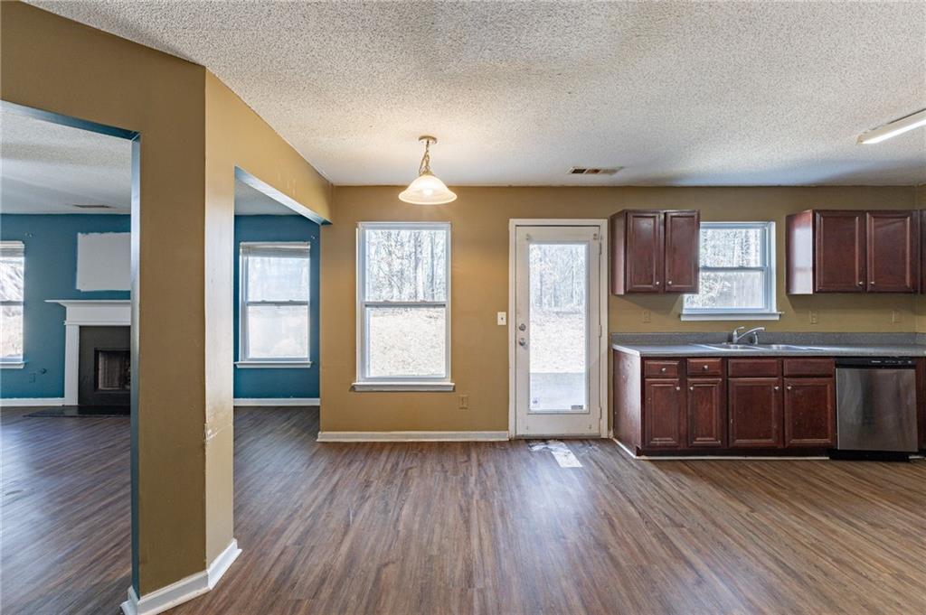 7635 Jumpers Trail, Fairburn, Georgia image 3