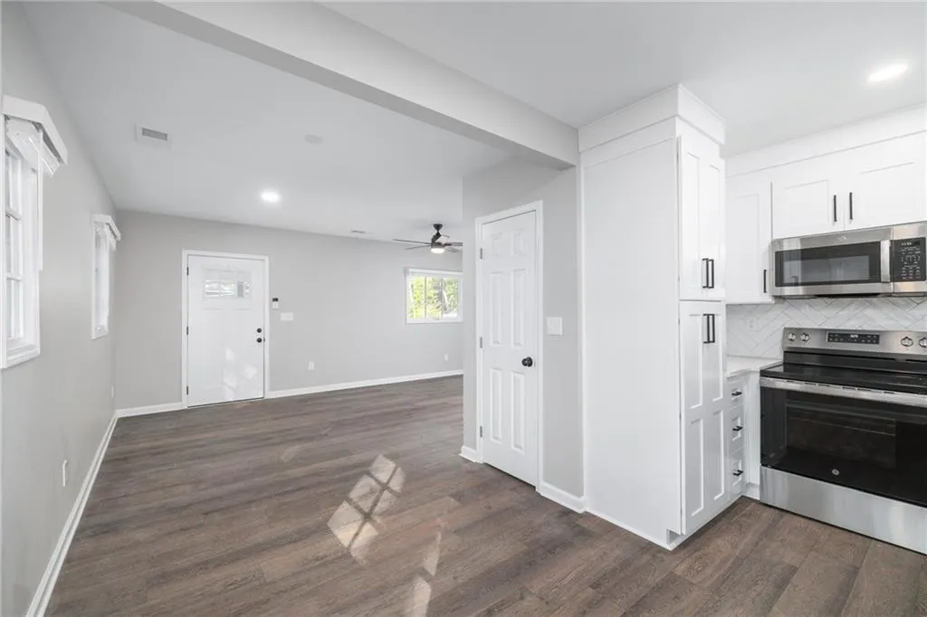 Atlanta, Georgia 30310, United States, 3 Bedrooms Bedrooms, ,2 BathroomsBathrooms,Residential,Active,37330